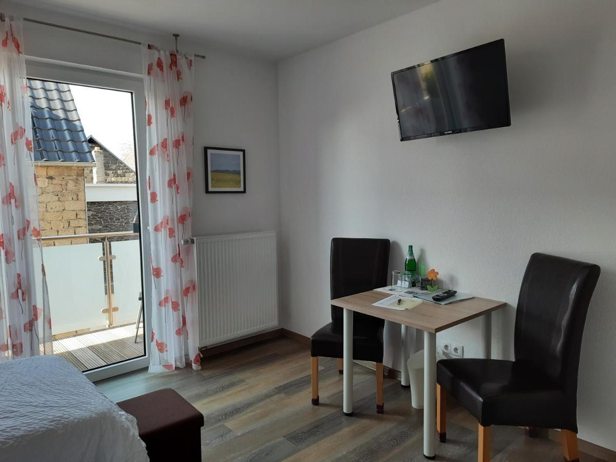 Gaestehaus Am Hochsimmer Ettringen  Bagian luar foto