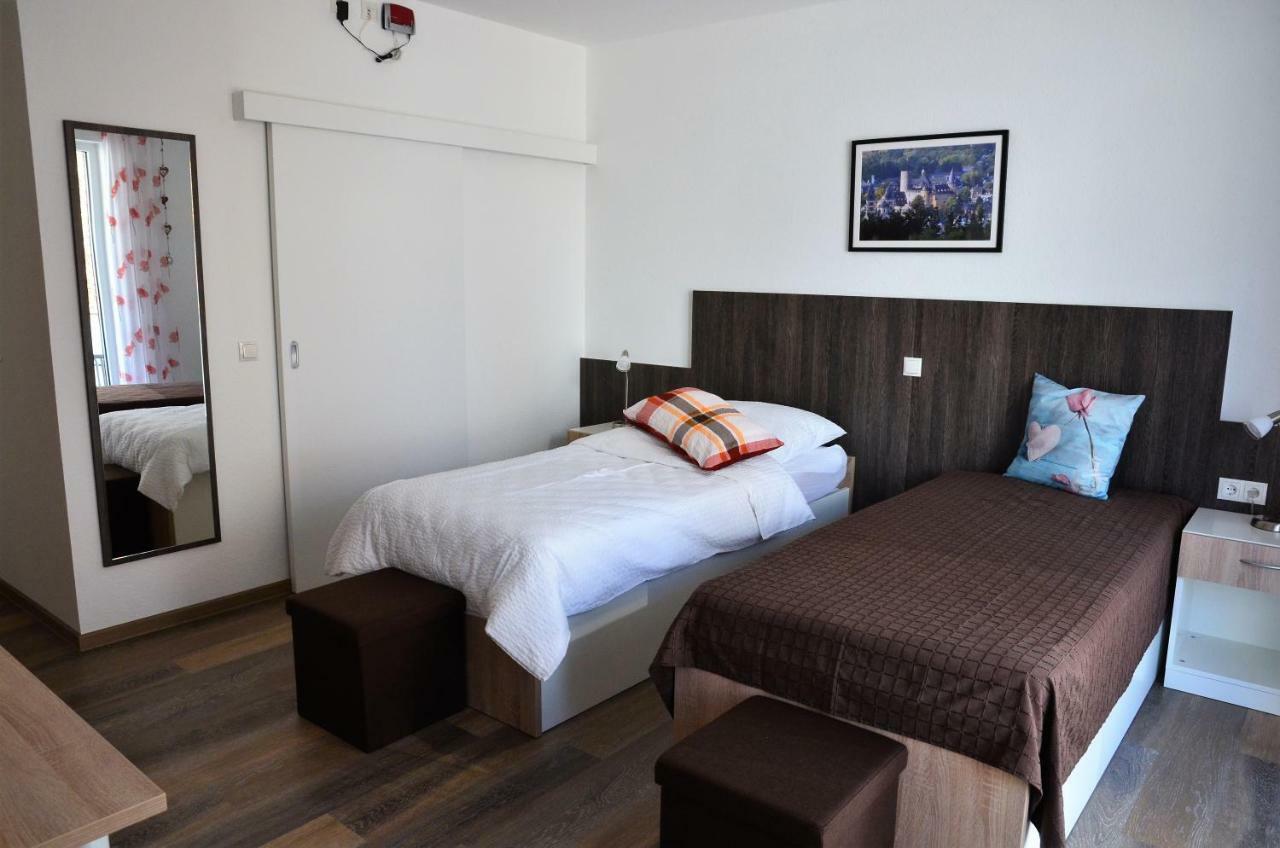 Gaestehaus Am Hochsimmer Ettringen  Bagian luar foto