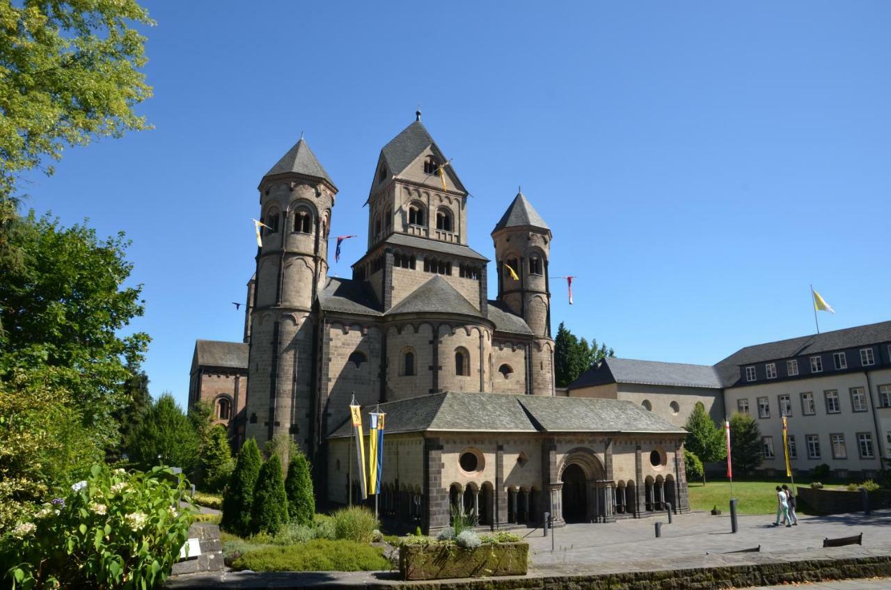 Gaestehaus Am Hochsimmer Ettringen  Bagian luar foto