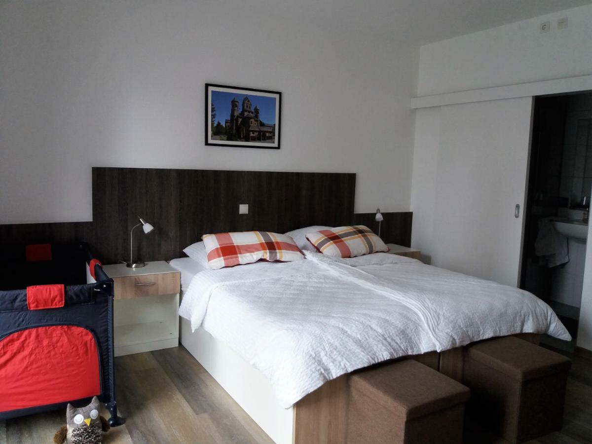 Gaestehaus Am Hochsimmer Ettringen  Bagian luar foto